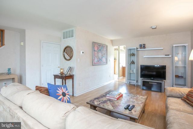 25 CYPRESS CT, Bordentown, NJ 08505