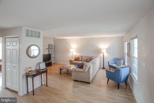 25 CYPRESS CT, Bordentown, NJ 08505