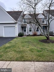 25 CYPRESS CT, Bordentown, NJ 08505