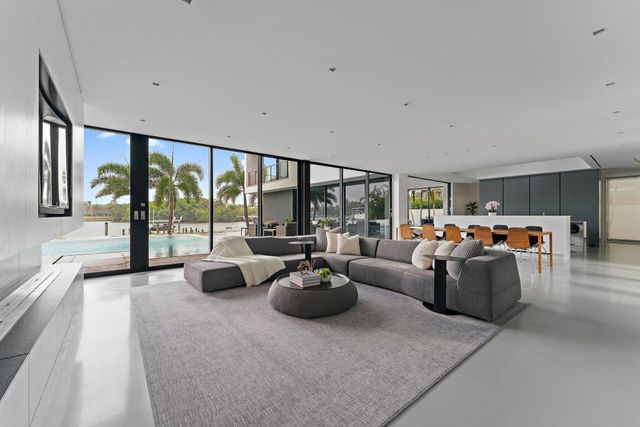 5706 Holly Lane, Jupiter, FL 33458