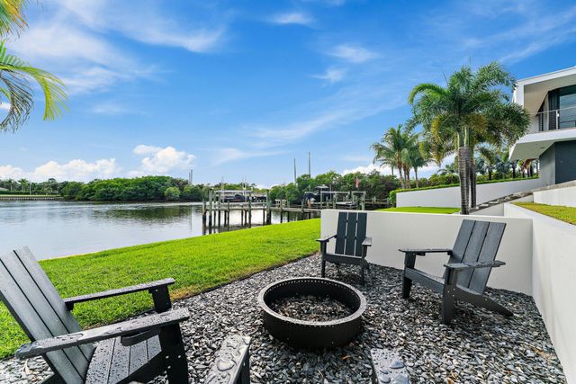 5706 Holly Lane, Jupiter, FL 33458