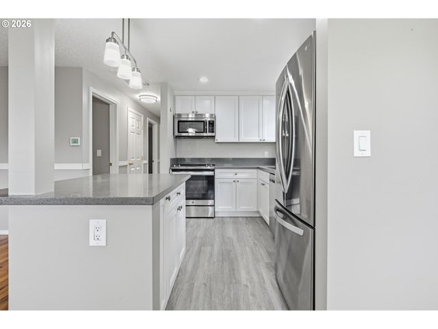 1740 JANSEN Way, Woodburn, OR 97071