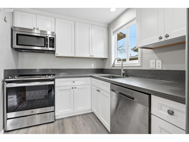 1740 JANSEN Way, Woodburn, OR 97071