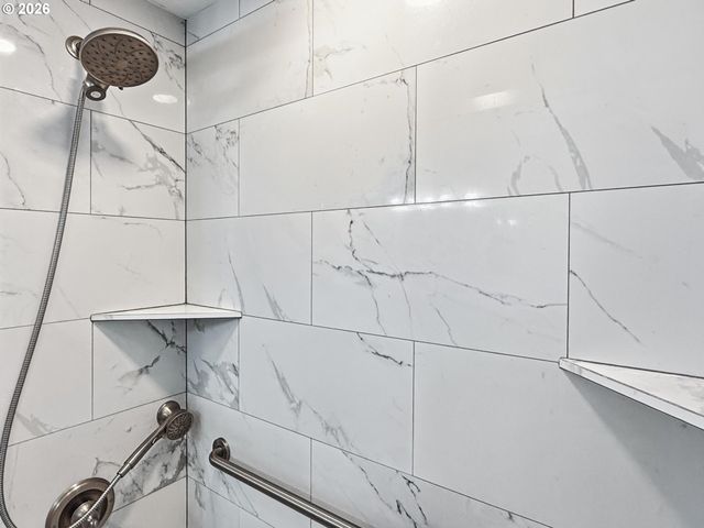 1740 JANSEN Way, Woodburn, OR 97071