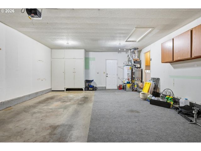 1740 JANSEN Way, Woodburn, OR 97071