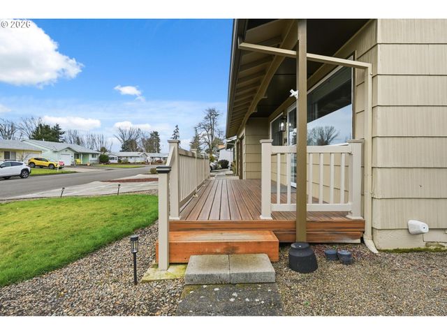 1740 JANSEN Way, Woodburn, OR 97071