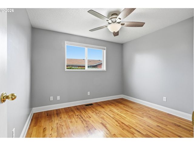 1740 JANSEN Way, Woodburn, OR 97071