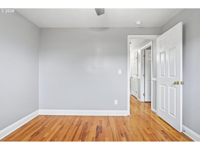 1740 JANSEN Way, Woodburn, OR 97071