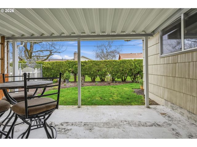 1740 JANSEN Way, Woodburn, OR 97071