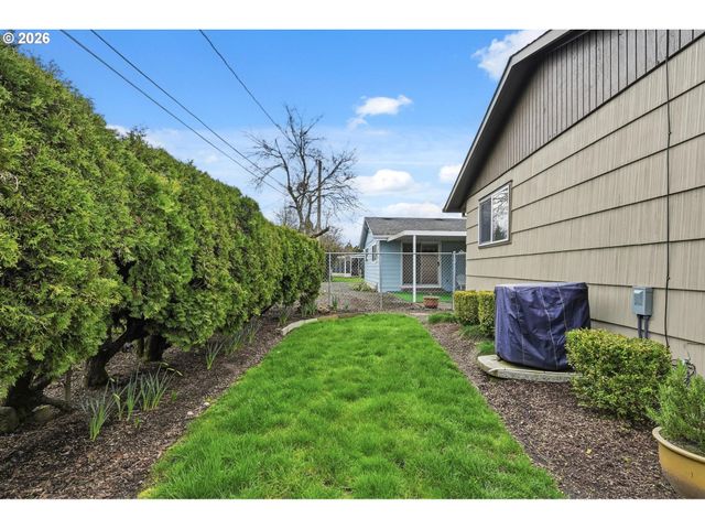 1740 JANSEN Way, Woodburn, OR 97071