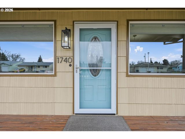 1740 JANSEN Way, Woodburn, OR 97071