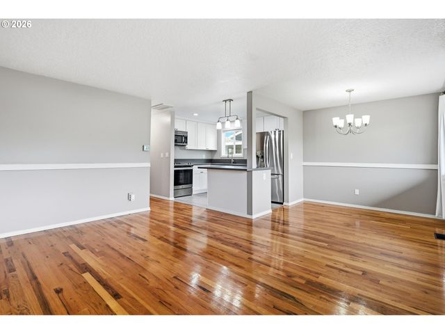 1740 JANSEN Way, Woodburn, OR 97071