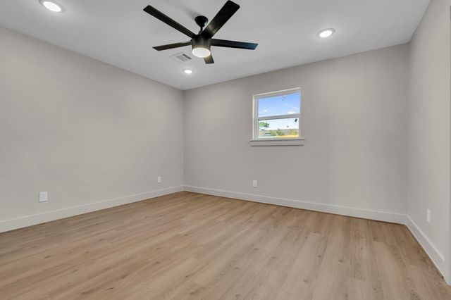 6014 W 43rd Street, Houston, TX 77092