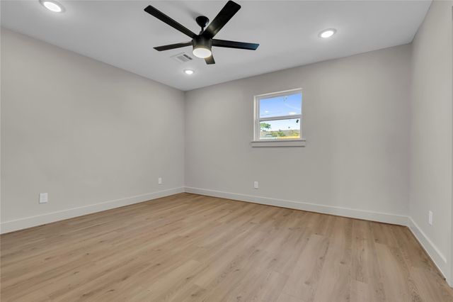 6014 W 43rd Street, Houston, TX 77092