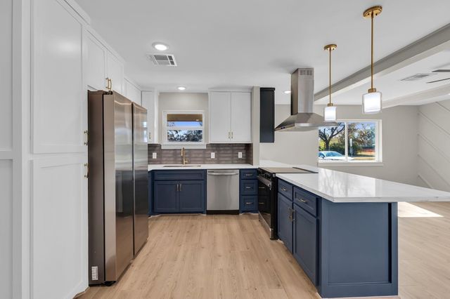6014 W 43rd Street, Houston, TX 77092
