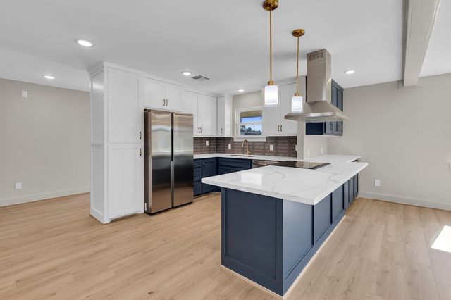 6014 W 43rd Street, Houston, TX 77092