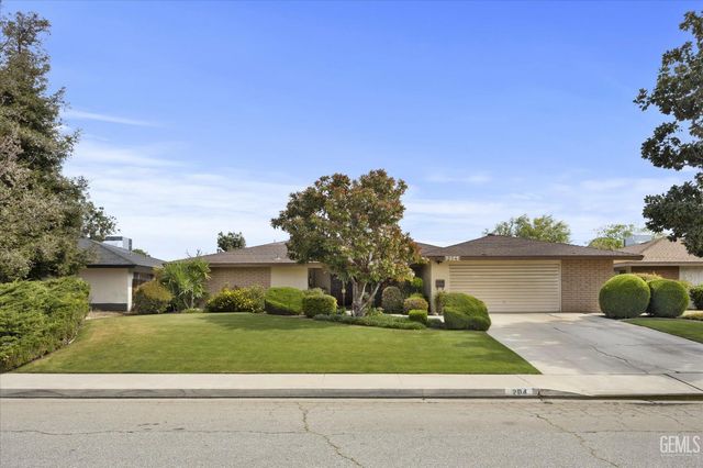 204 Carr Street, Bakersfield, CA 93309