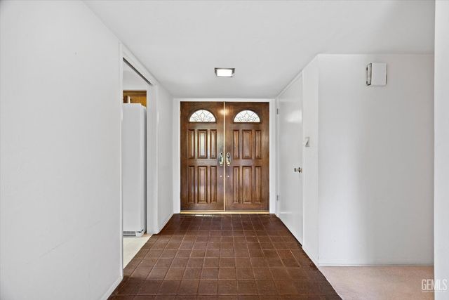 204 Carr Street, Bakersfield, CA 93309