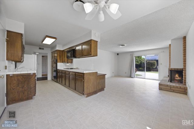 204 Carr Street, Bakersfield, CA 93309