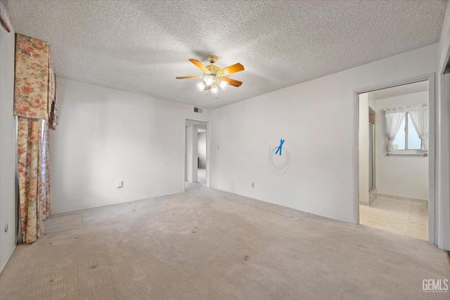 204 Carr Street, Bakersfield, CA 93309