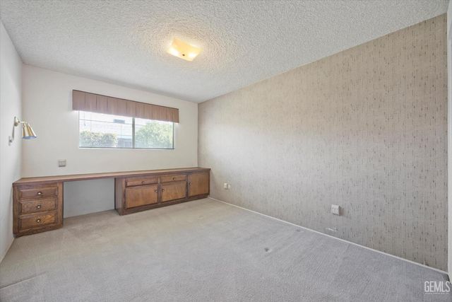 204 Carr Street, Bakersfield, CA 93309