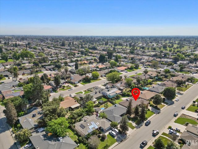 204 Carr Street, Bakersfield, CA 93309