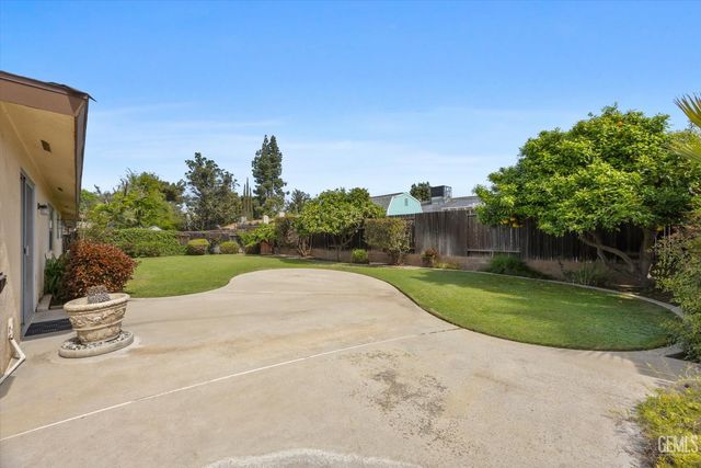 204 Carr Street, Bakersfield, CA 93309