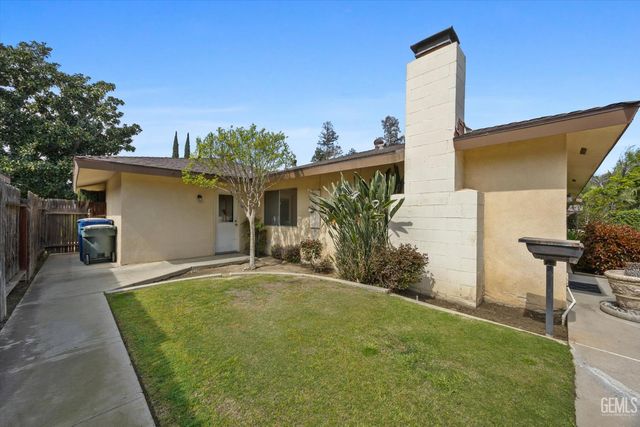 204 Carr Street, Bakersfield, CA 93309