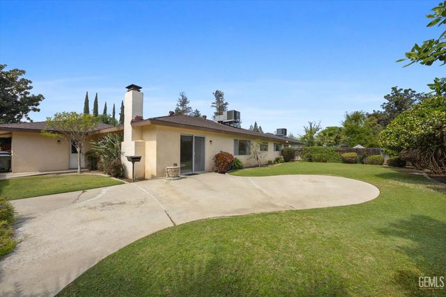 204 Carr Street, Bakersfield, CA 93309