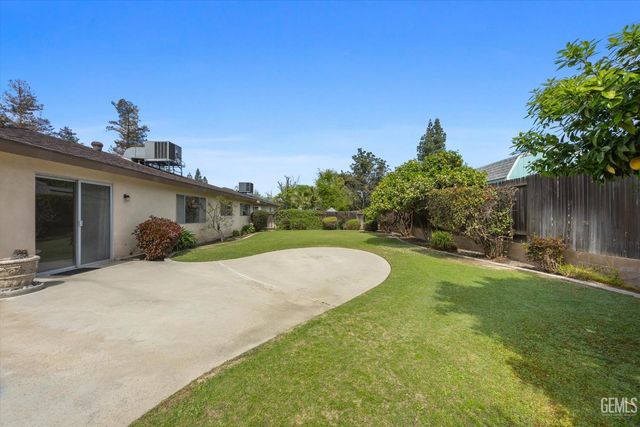 204 Carr Street, Bakersfield, CA 93309