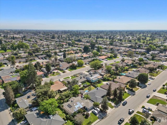 204 Carr Street, Bakersfield, CA 93309