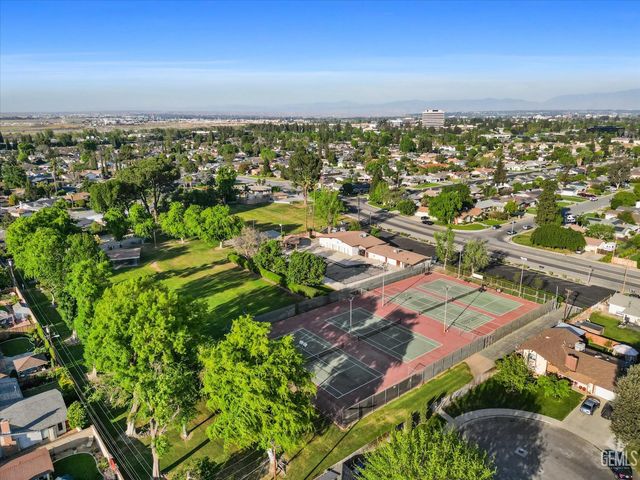 204 Carr Street, Bakersfield, CA 93309