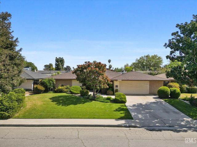204 Carr Street, Bakersfield, CA 93309