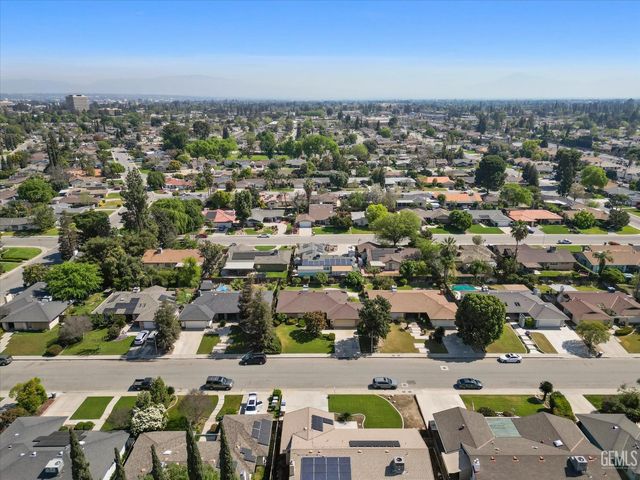 204 Carr Street, Bakersfield, CA 93309