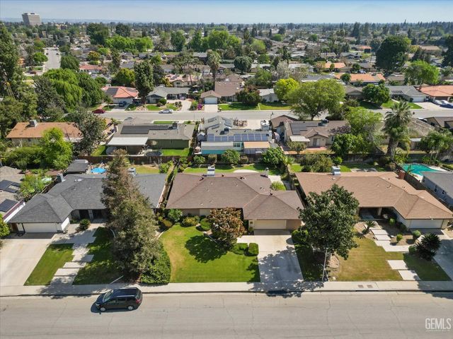 204 Carr Street, Bakersfield, CA 93309