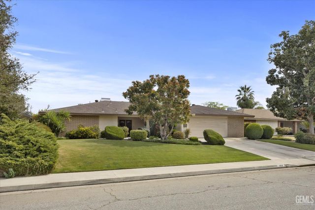 204 Carr Street, Bakersfield, CA 93309