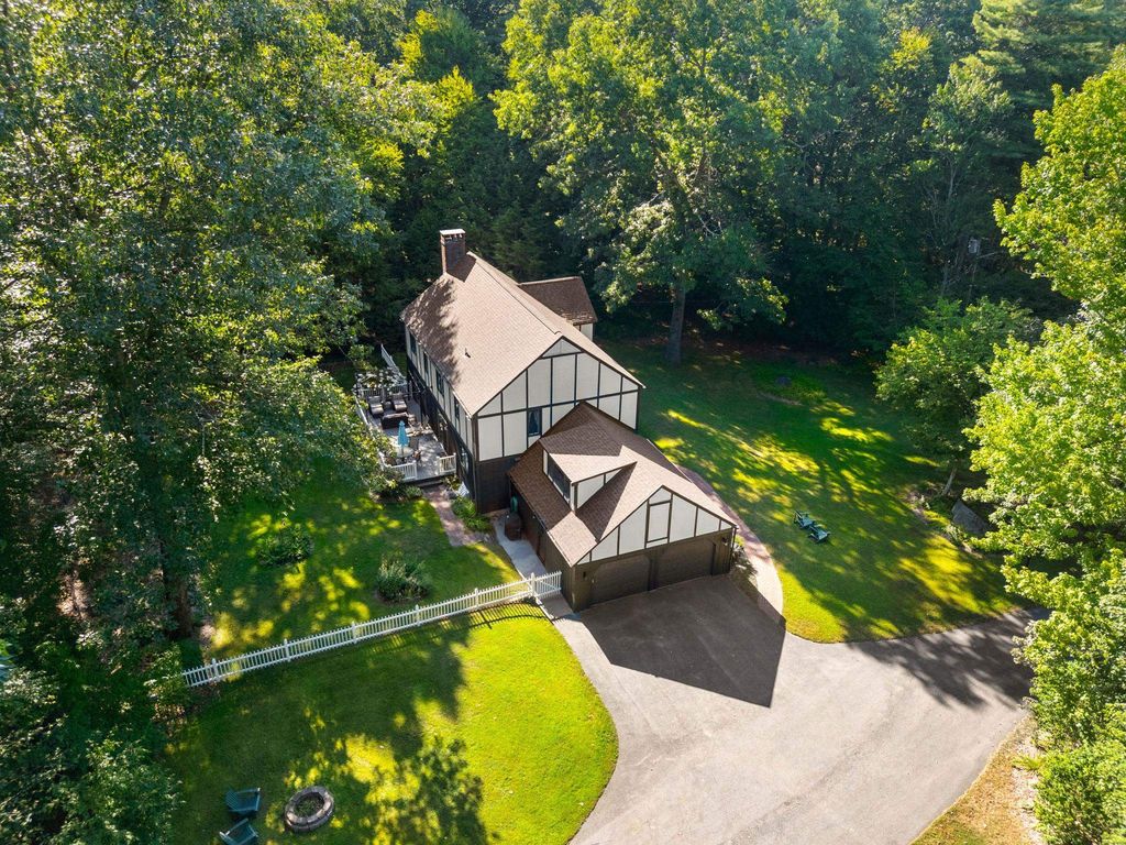 Image 3 of property listing at 39 Ashbrook Drive, Hampton, NH 03842