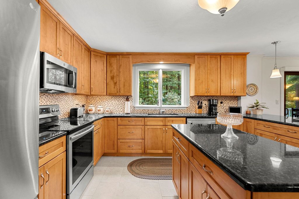 Image 22 of property listing at 39 Ashbrook Drive, Hampton, NH 03842