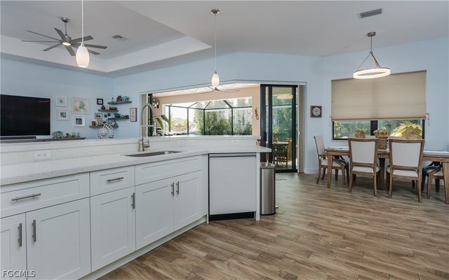 2704 SW Embers TER, Cape Coral, FL 33991