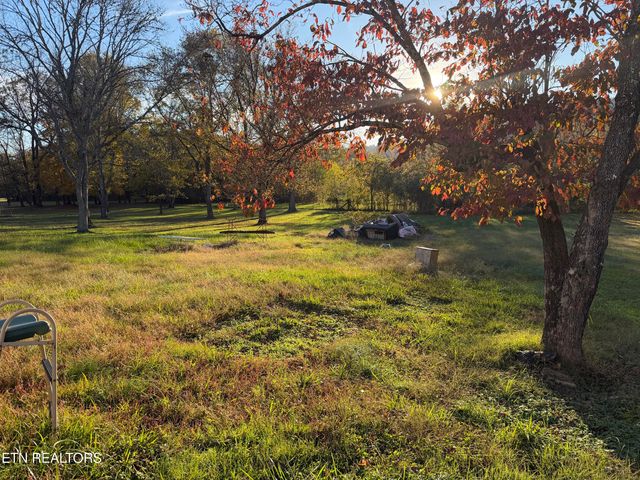 200 McCarroll Lane, Harriman, TN 37748