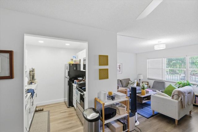 13300 SW 1st St 206o, Pembroke Pines, FL 33027