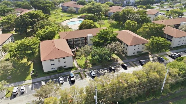 13300 SW 1st St 206o, Pembroke Pines, FL 33027