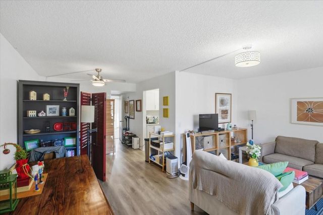 13300 SW 1st St 206o, Pembroke Pines, FL 33027