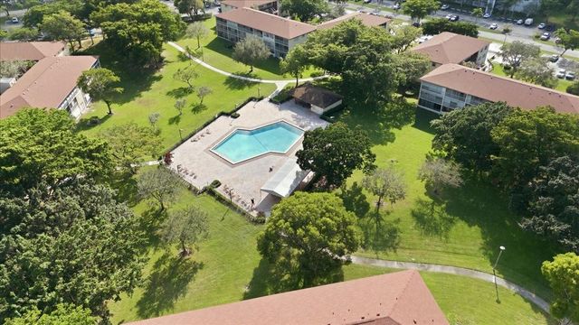 13300 SW 1st St 206o, Pembroke Pines, FL 33027