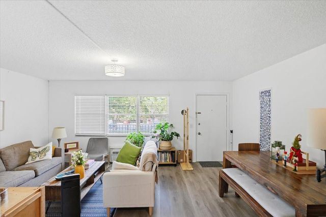 13300 SW 1st St 206o, Pembroke Pines, FL 33027