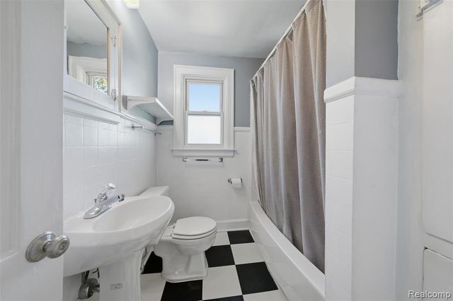 686 Princeton Road, Berkley, MI 48072