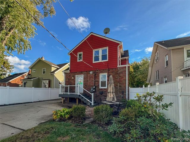 686 Princeton Road, Berkley, MI 48072