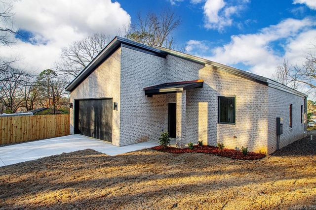 2104 Junior Deputy Road, Little Rock, AR 72205