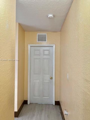 620 SW 7th Ter, Florida City, FL 33034