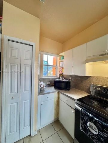 620 SW 7th Ter, Florida City, FL 33034